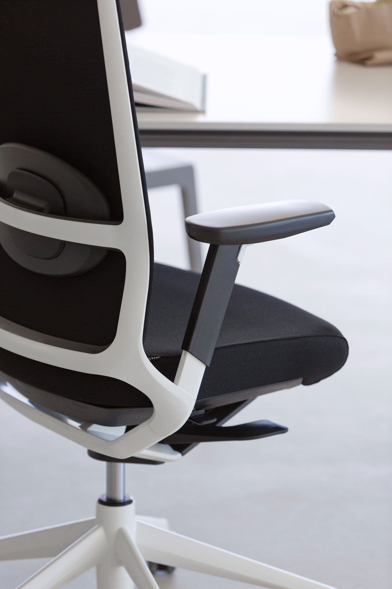 TNK 500 Executive Chair