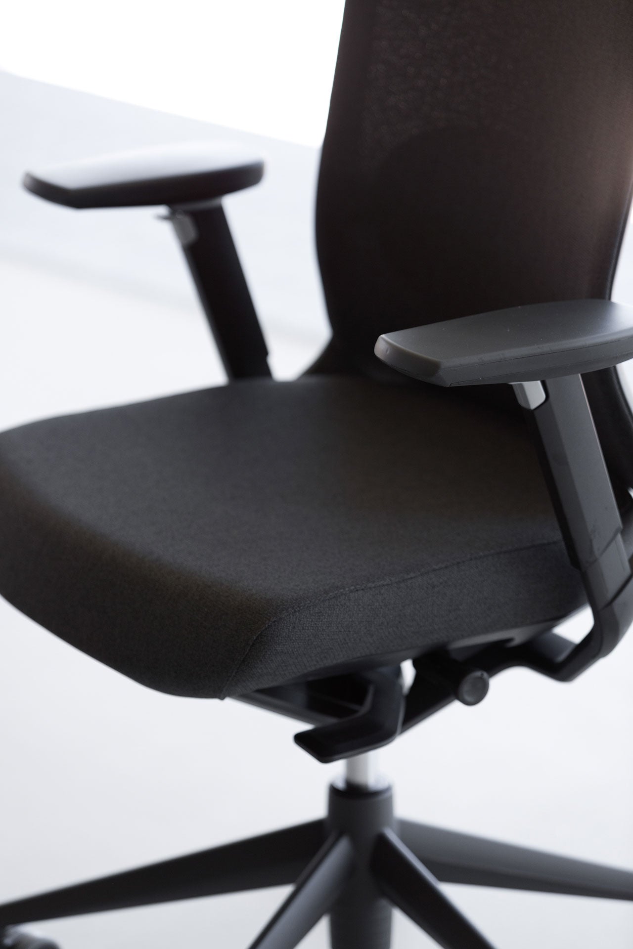 TNK 500 Executive Chair